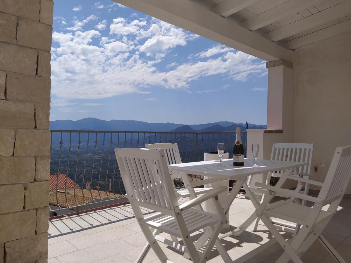 Appartamento La Terrazza เบาเนย์ ภายนอก รูปภาพ